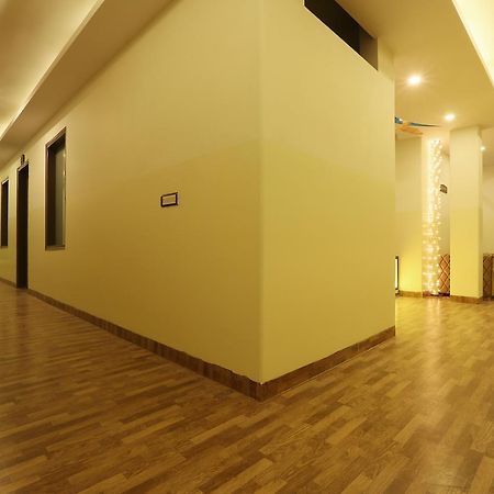 新德里 Plazzo酒店 外观 照片